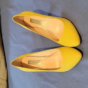 International Concepts chartreuse pumps! Size 8, women's (US sizing)